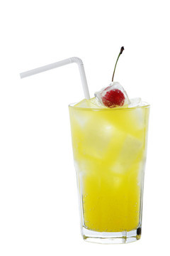 冰與火的交融 酒精飲料與冰塊的奇妙邂逅